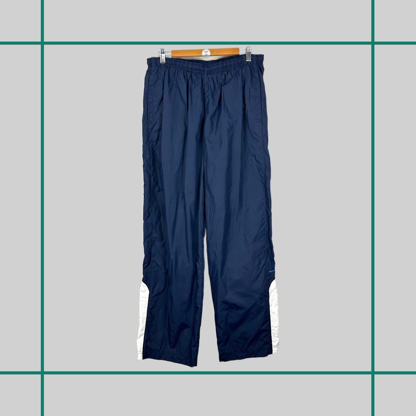 Vintage 00's Nike Navy Nylon Track Pants - L