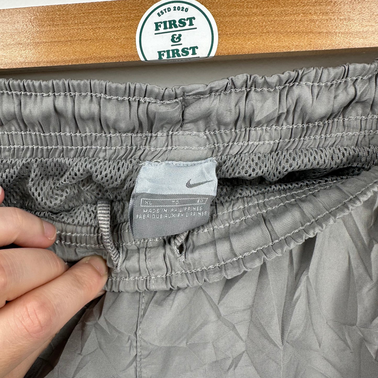 Vintage 00's Nike Grey Nylon Track Pants - XL