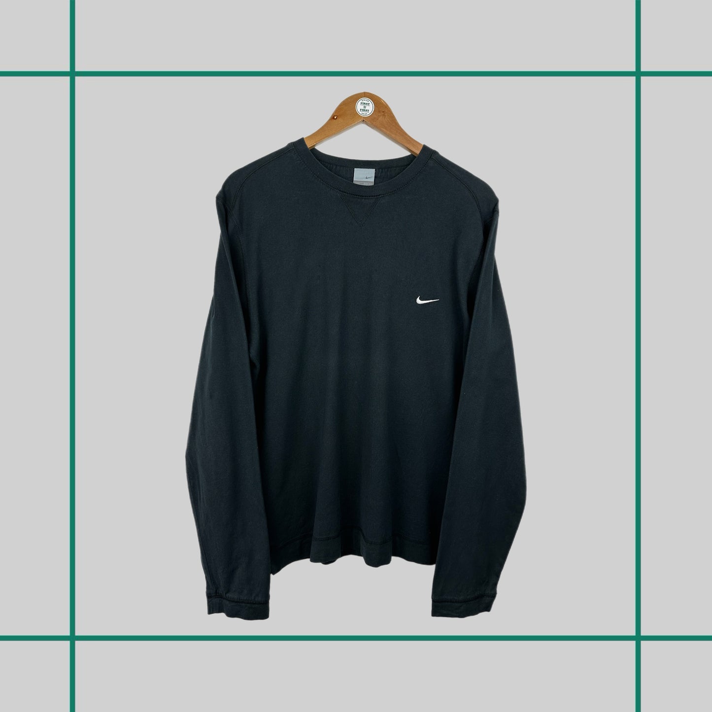 Vintage 00's Nike Long Sleeve Tee